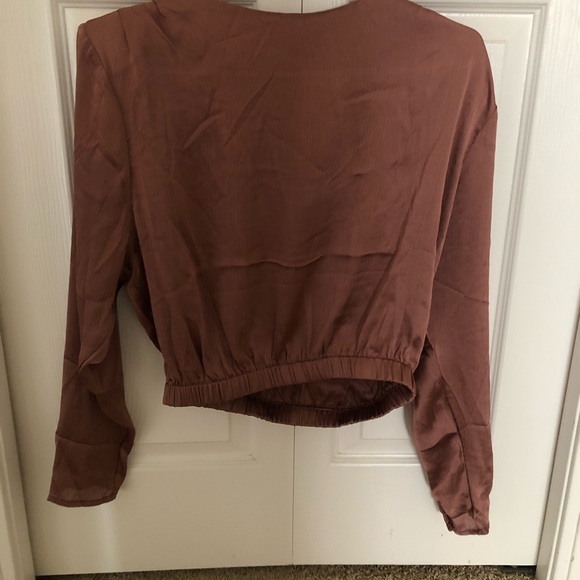 ASTR THE LABEL Crawford Satin Top - Picture 4 of 5